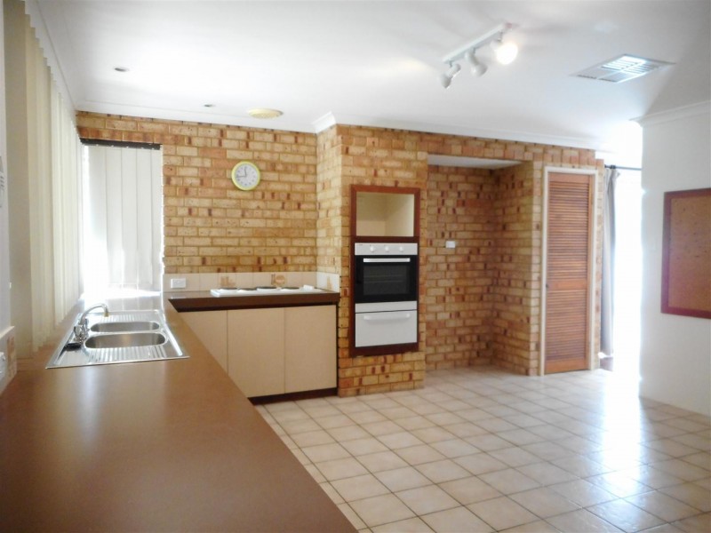 521 Safety Bay Road, Waikiki WA 6169