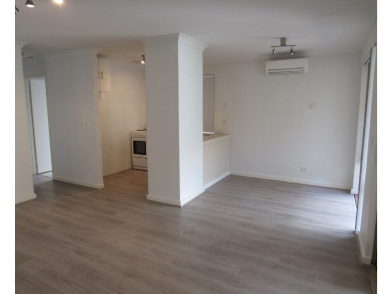 17/98 Simpson Avenue, Rockingham WA 6168