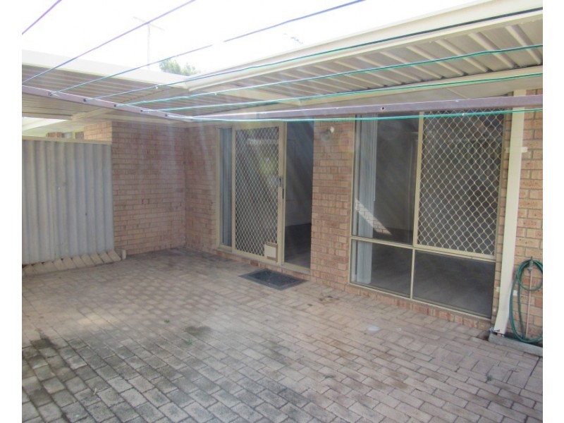 17/98 Simpson Avenue, Rockingham WA 6168