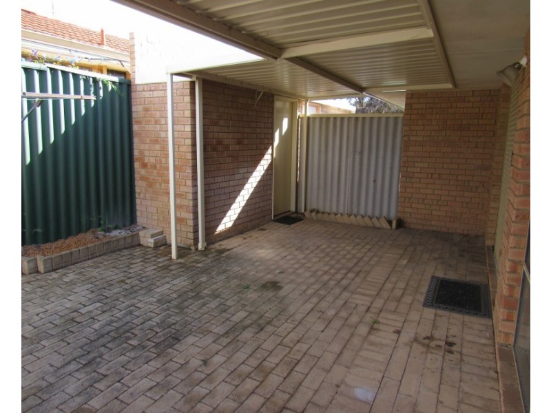 17/98 Simpson Avenue, Rockingham WA 6168