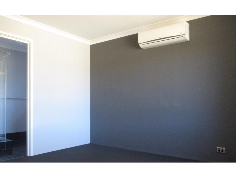 9 Sorrento Turn, Secret Harbour WA 6173