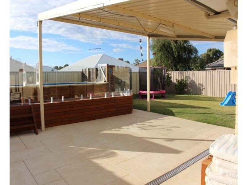 9 Sorrento Turn, Secret Harbour WA 6173