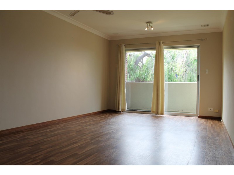 25/4 Minchinson Street, Shoalwater WA 6169