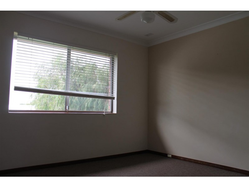 25/4 Minchinson Street, Shoalwater WA 6169