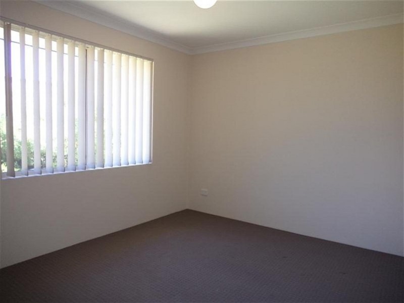 16 Hayeswater Circuit, Waikiki WA 6169