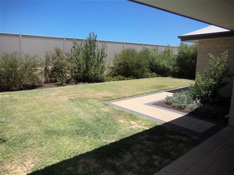 16 Hayeswater Circuit, Waikiki WA 6169