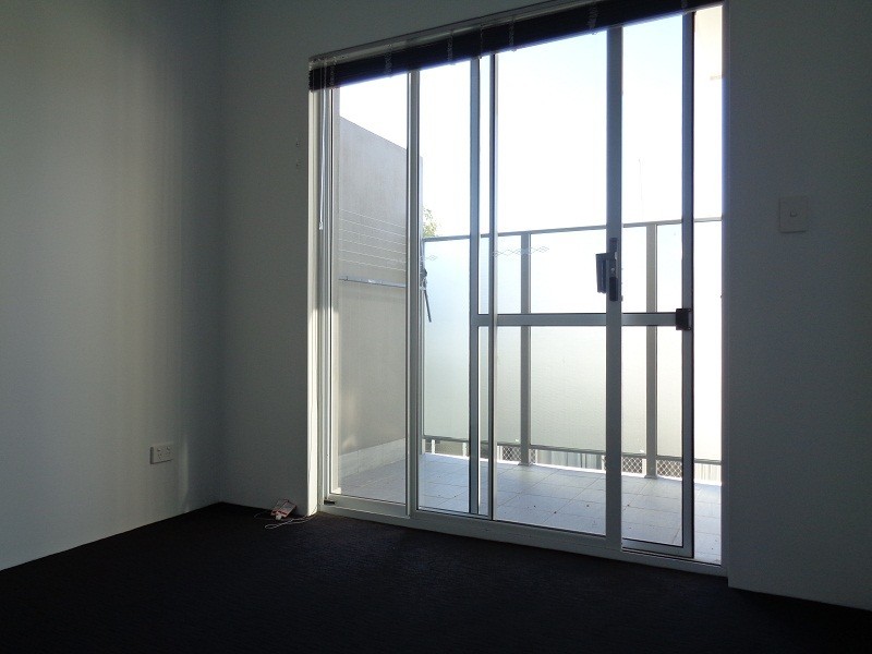 6/11 Vaux Street, Rockingham WA 6168