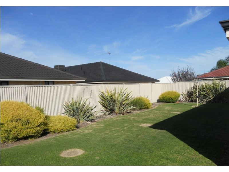 22 Windermere Way, Waikiki WA 6169