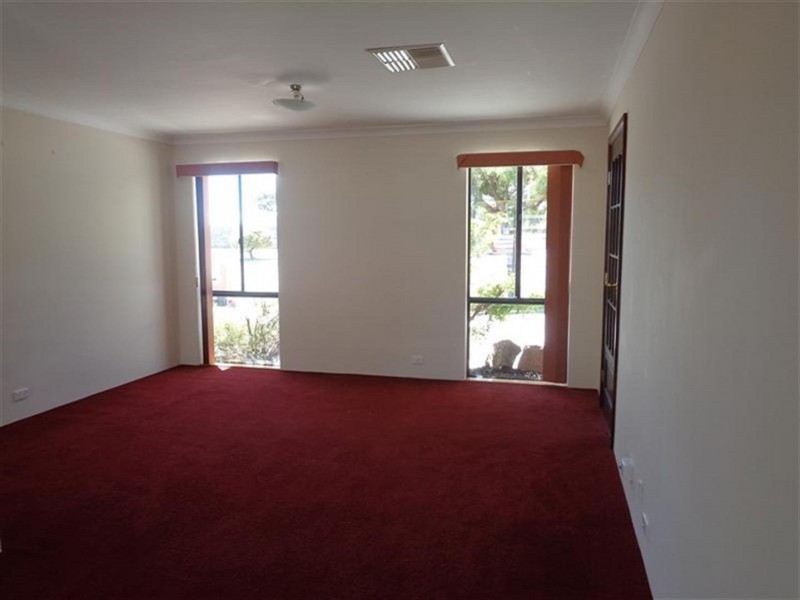 33 Warnbro Sound Avenue, Warnbro WA 6169