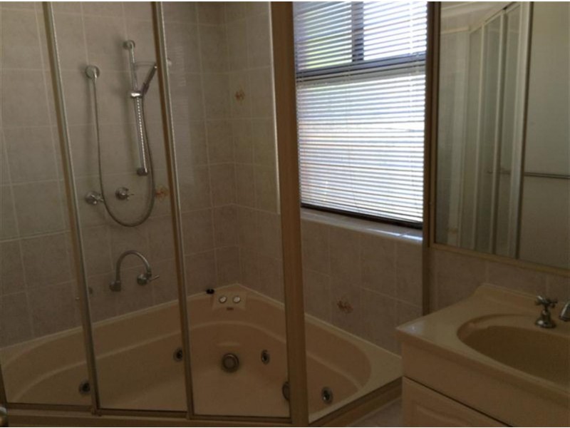 33 Warnbro Sound Avenue, Warnbro WA 6169