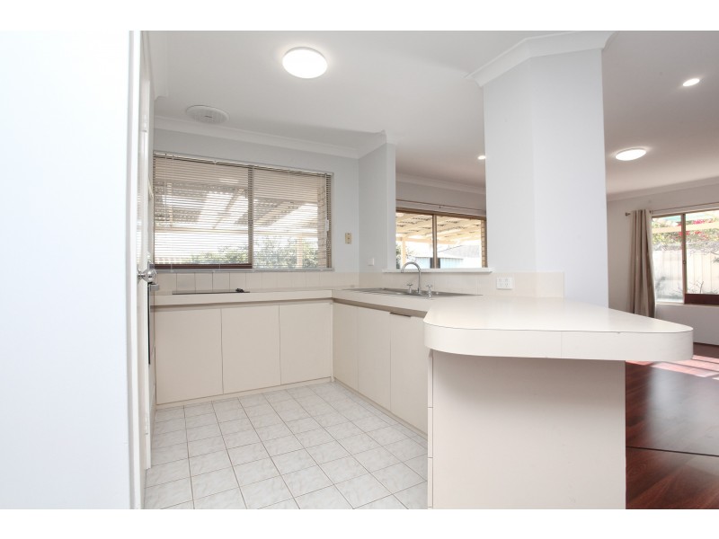 39 Georgetown Drive, Safety Bay WA 6169