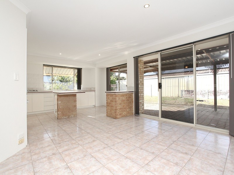 8 St Lucia Close, Safety Bay WA 6169