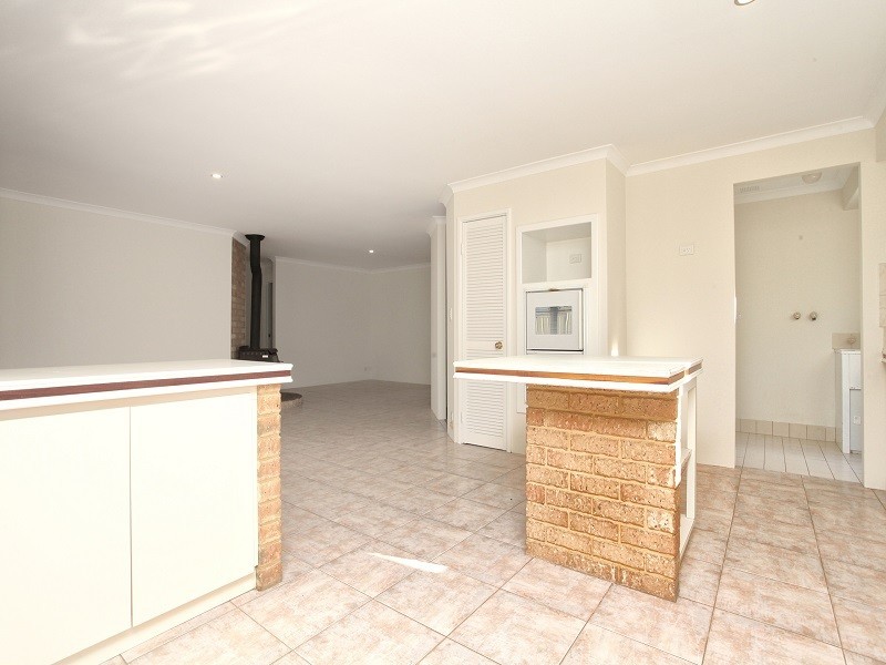 8 St Lucia Close, Safety Bay WA 6169