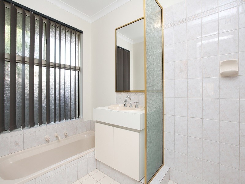 8 St Lucia Close, Safety Bay WA 6169