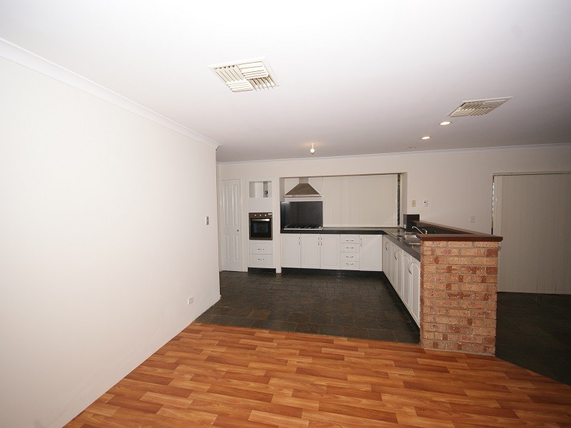 26 Warner Road, Parmelia WA 6167