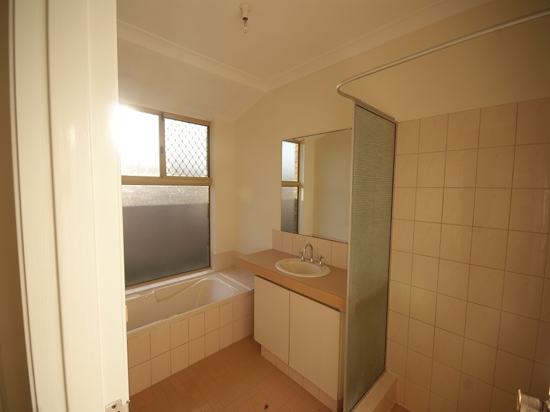 26 Warner Road, Parmelia WA 6167