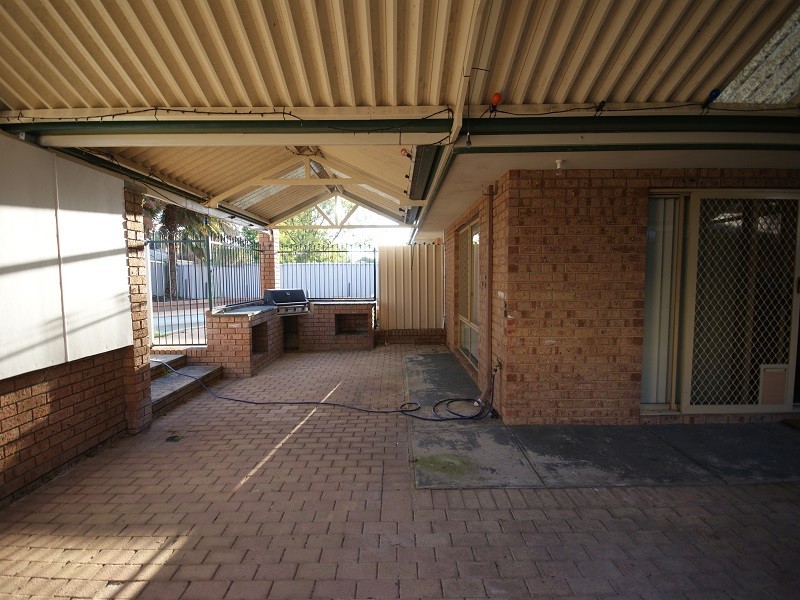 26 Warner Road, Parmelia WA 6167