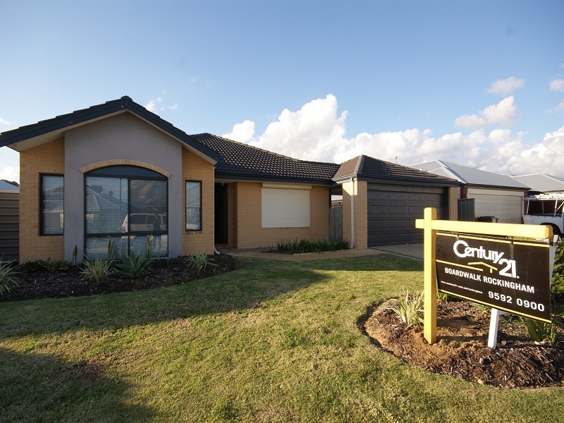10 Chertsey Way, Wellard WA 6170