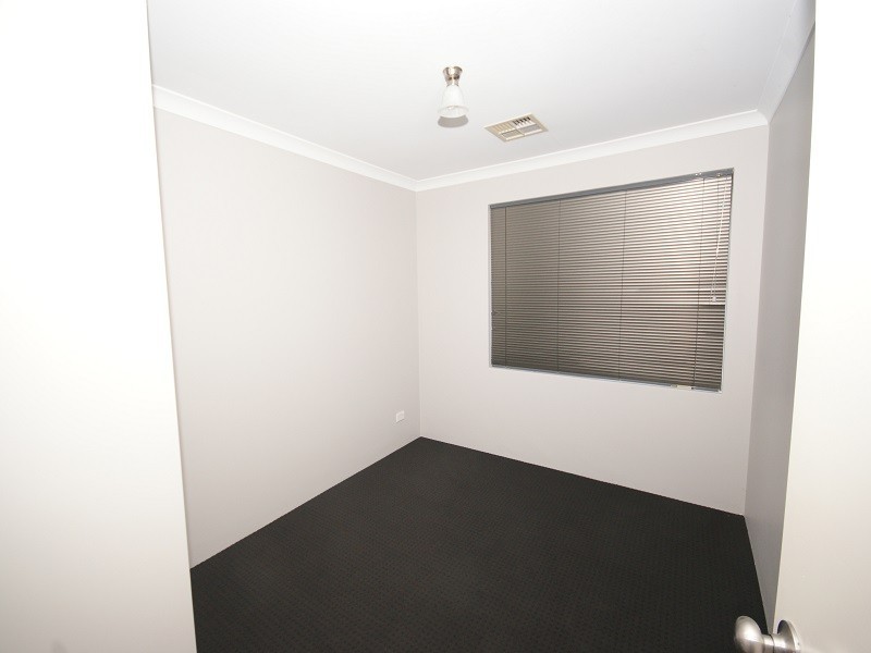 10 Chertsey Way, Wellard WA 6170