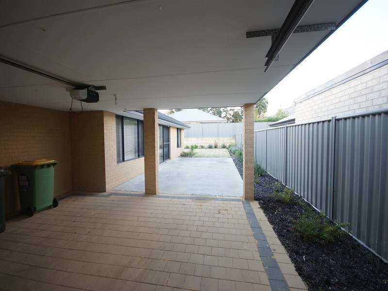10 Chertsey Way, Wellard WA 6170