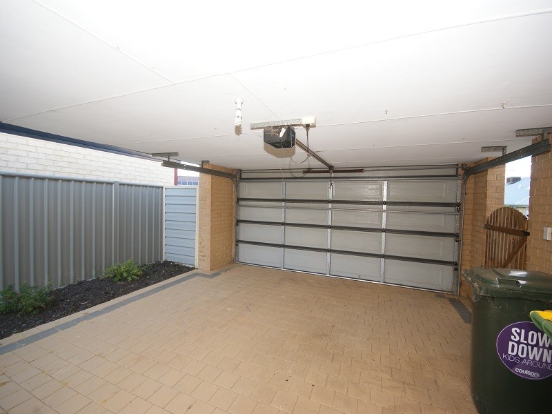 10 Chertsey Way, Wellard WA 6170
