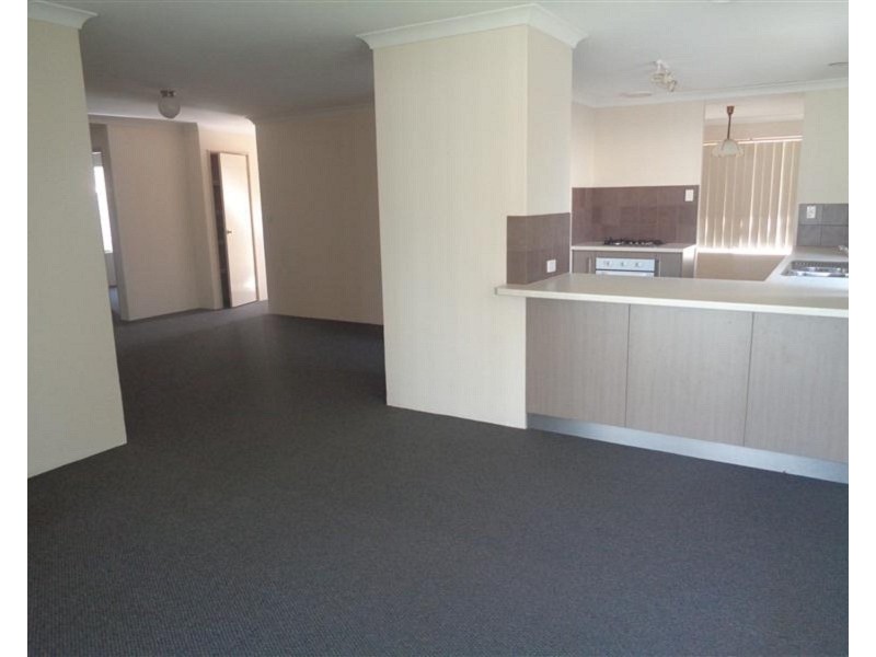 6 Link Way, Cooloongup WA 6168