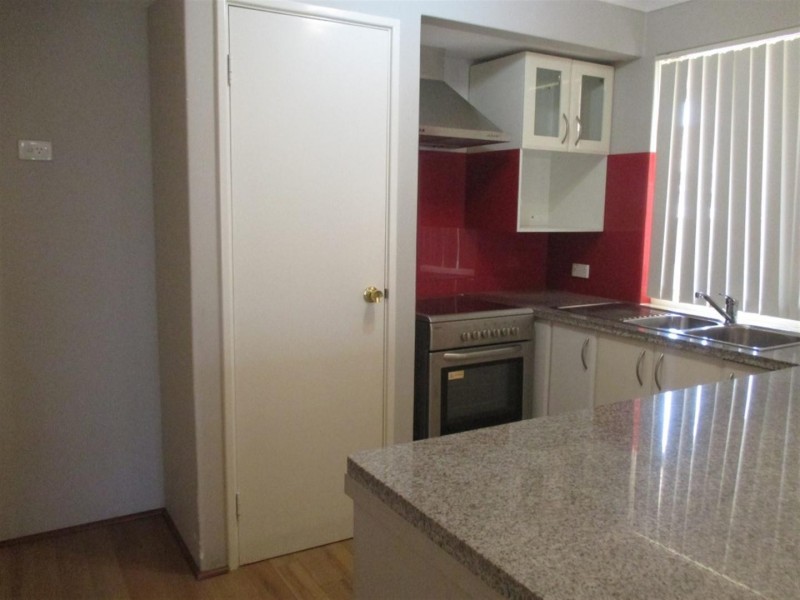 2/25 Penang Loop, Warnbro WA 6169