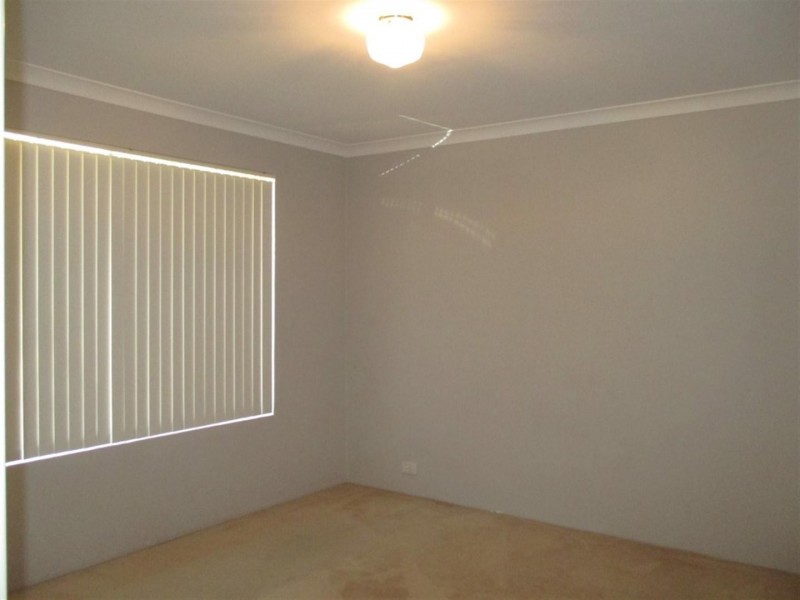 2/25 Penang Loop, Warnbro WA 6169