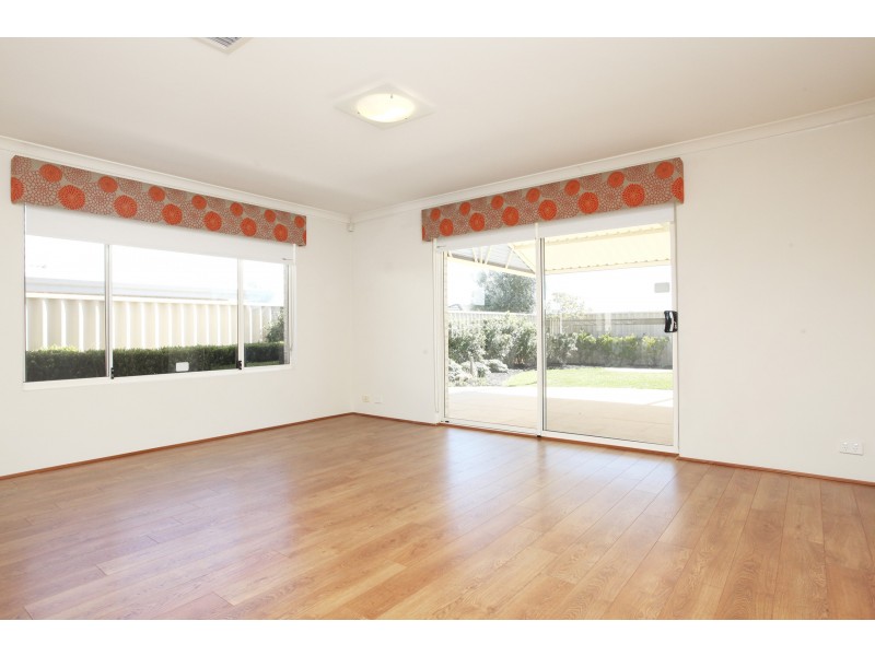 32 Arrowwood Loop, Secret Harbour WA 6173