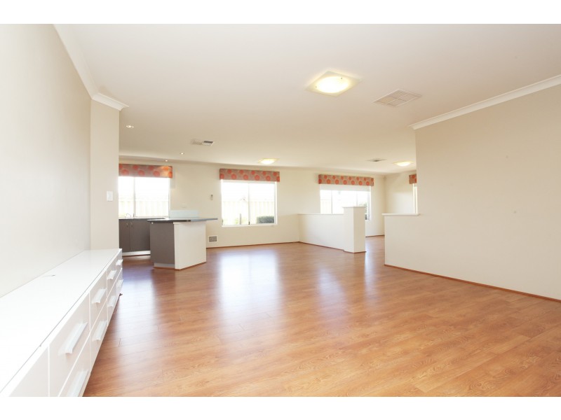 32 Arrowwood Loop, Secret Harbour WA 6173