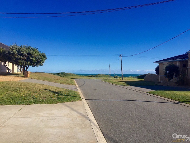 5 Short Street, Safety Bay WA 6169