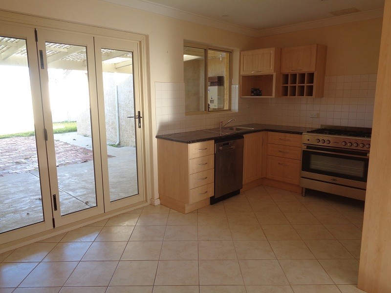 5 Short Street, Safety Bay WA 6169