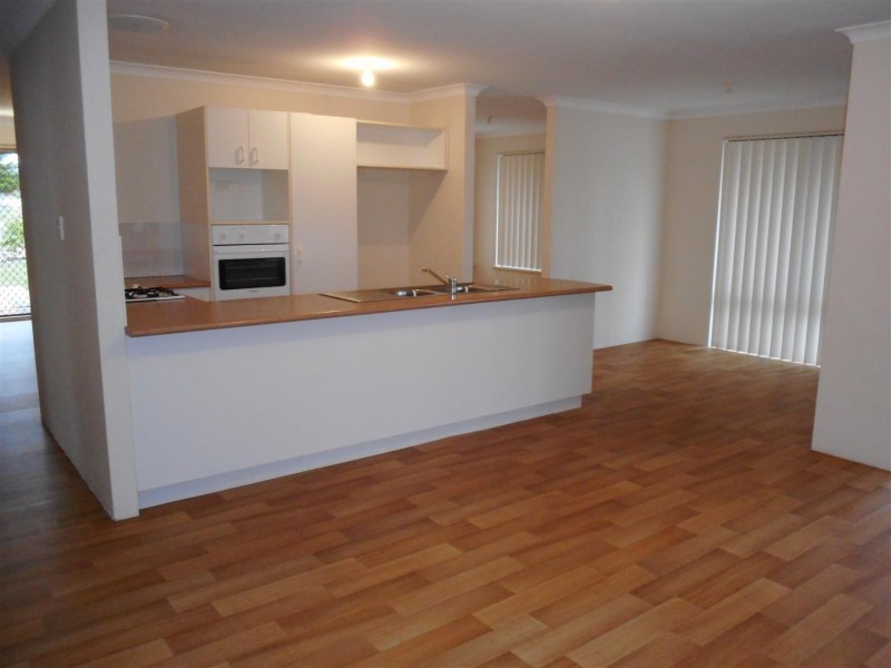 13 Galway Gardens, Warnbro WA 6169