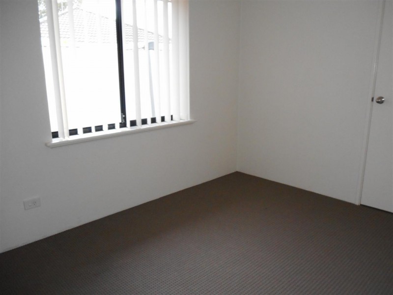 13 Galway Gardens, Warnbro WA 6169