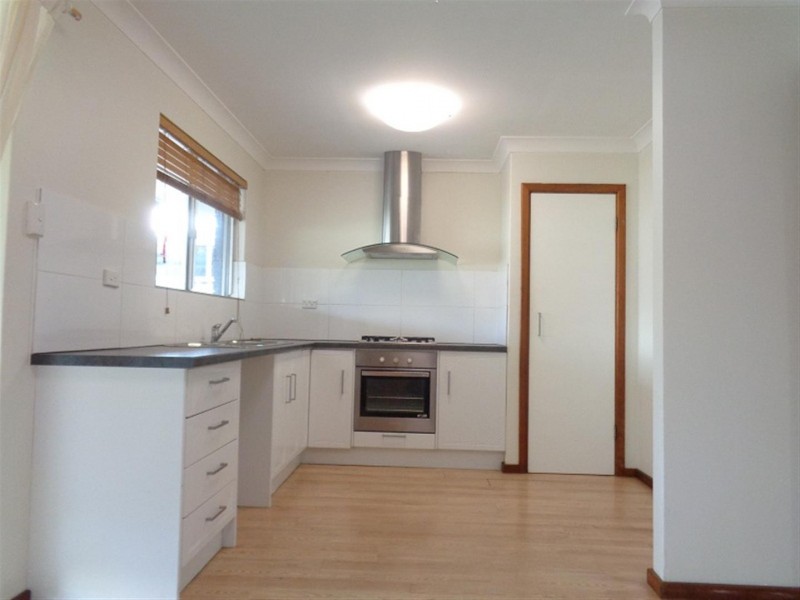 73  June Road, Safety Bay WA 6169