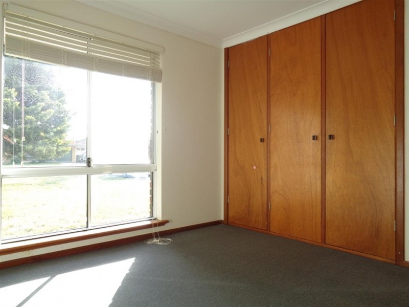 73  June Road, Safety Bay WA 6169