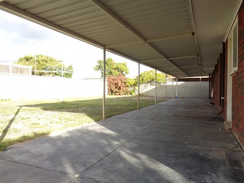 73  June Road, Safety Bay WA 6169