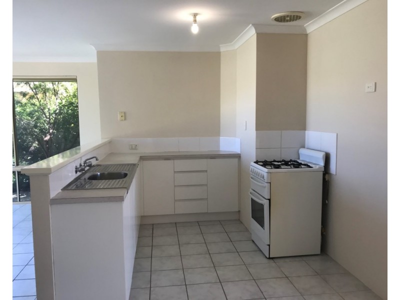 4 Baker Court, Waikiki WA 6169