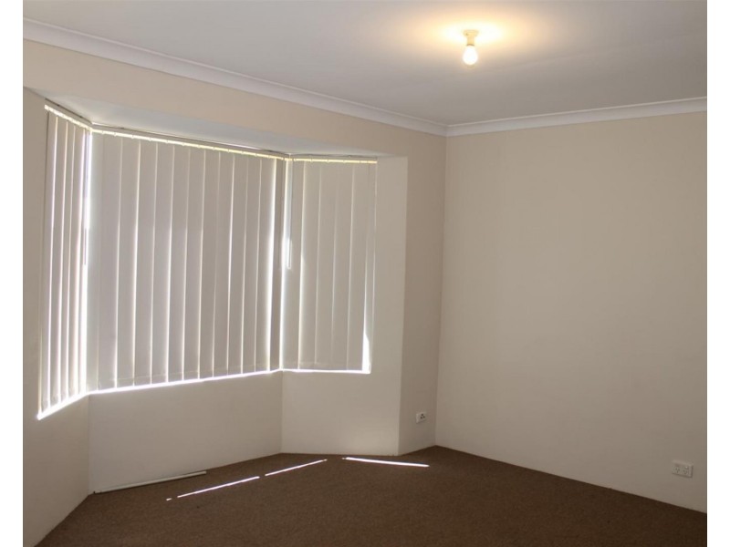 4 Baker Court, Waikiki WA 6169