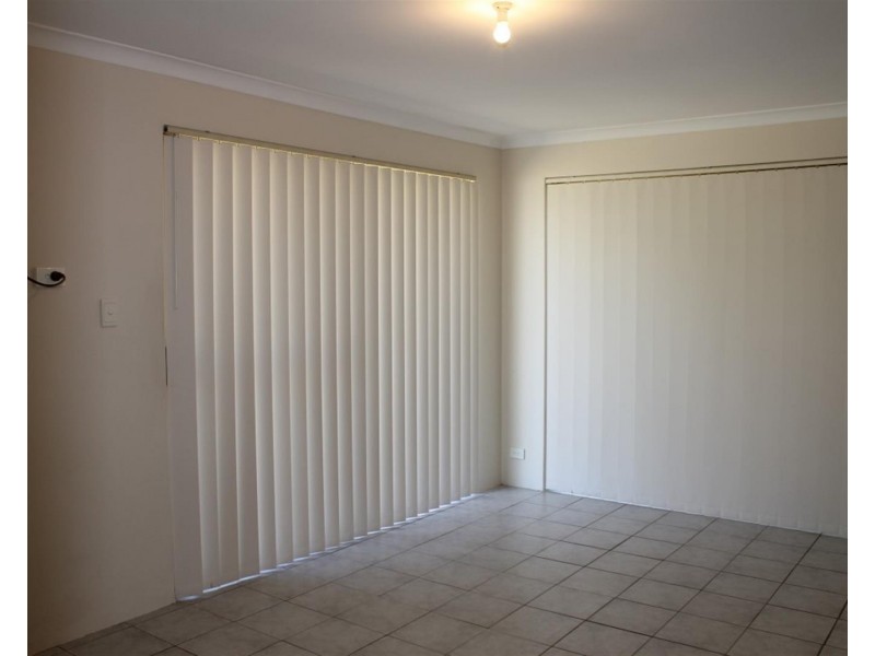 4 Baker Court, Waikiki WA 6169