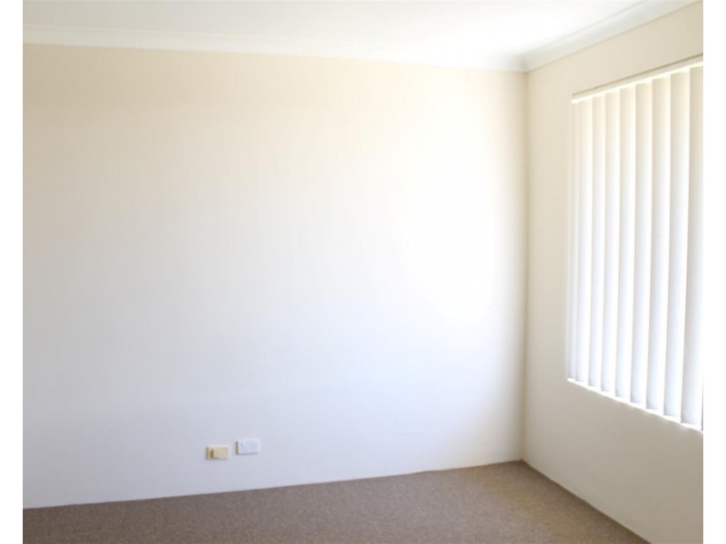 4 Baker Court, Waikiki WA 6169