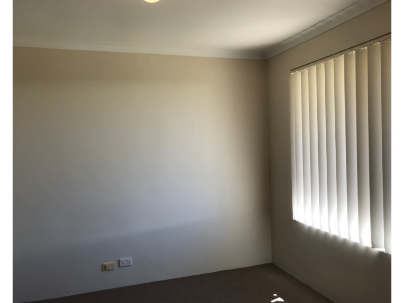 4 Baker Court, Waikiki WA 6169