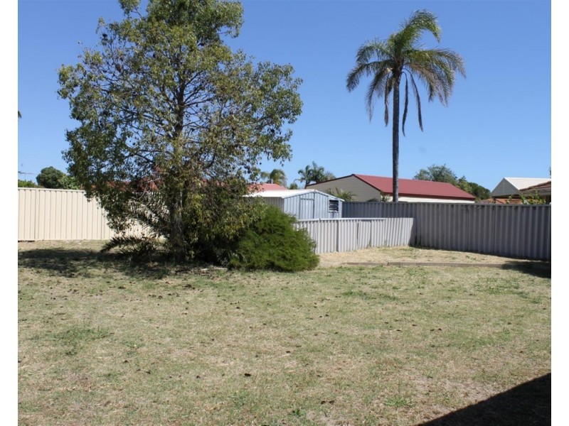 4 Baker Court, Waikiki WA 6169