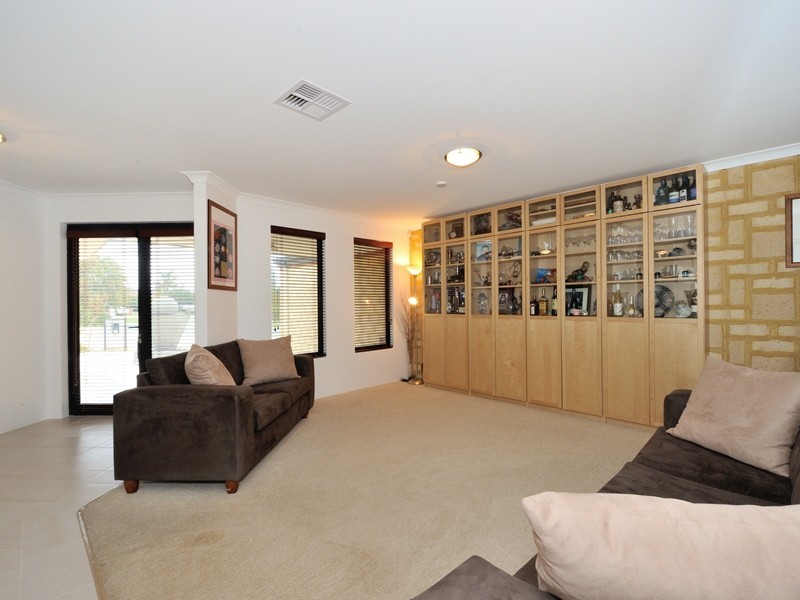 22 Baltimore Gardens, Port Kennedy WA 6172