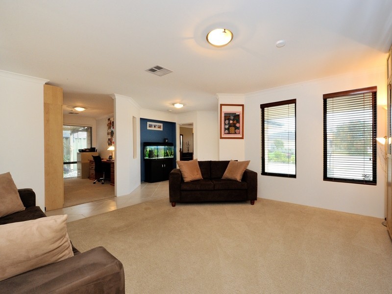 22 Baltimore Gardens, Port Kennedy WA 6172