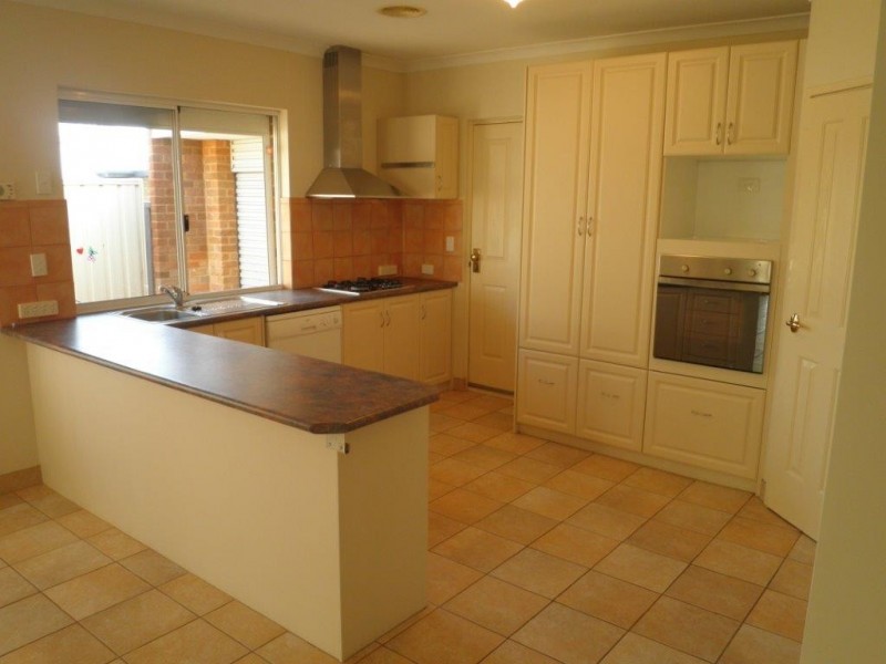 57 Teraglin Way, Warnbro WA 6169