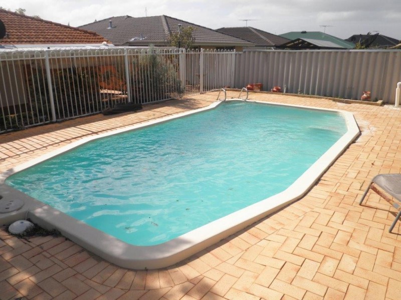 57 Teraglin Way, Warnbro WA 6169