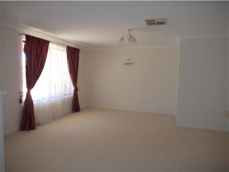 116 San Sebastian Boulevard, Port Kennedy WA 6172