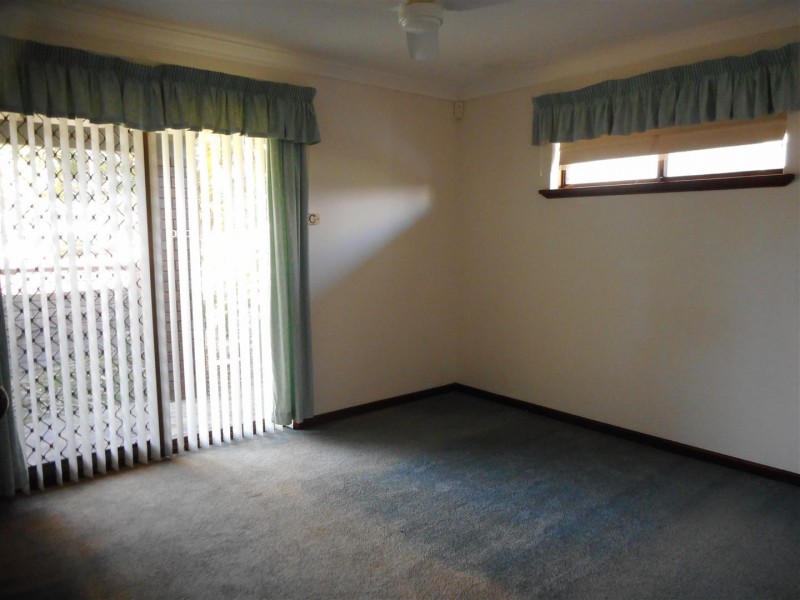 12 Donald Drive, Safety Bay WA 6169