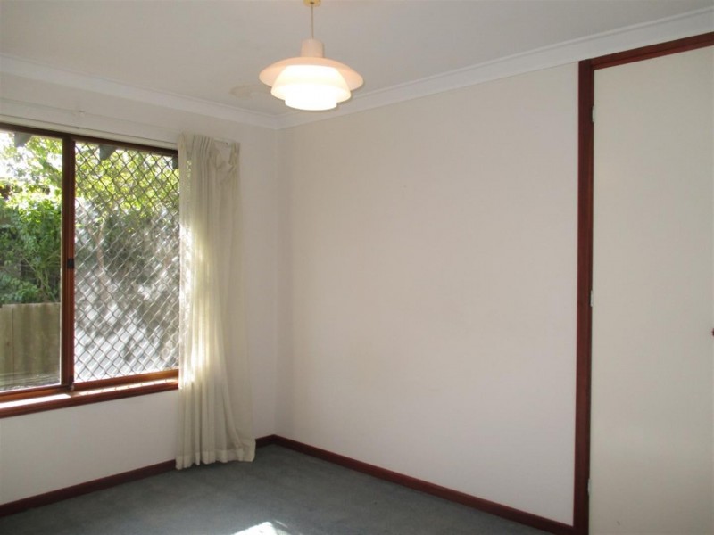 12 Donald Drive, Safety Bay WA 6169